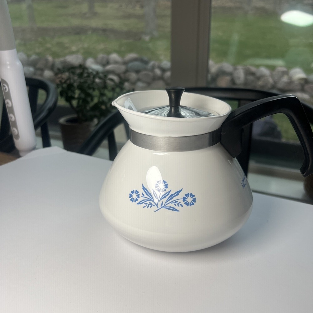 Vintage Corning Ware Blue Cornflower  6 Cup Pot Coffee Tea w/Lid Plastic Handle